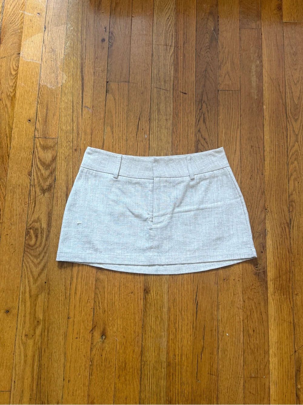 Manon Resort: micro linen skirt with hidden zipper